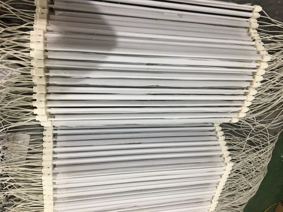 Lampă de încălzire cu fibră de carbon CE