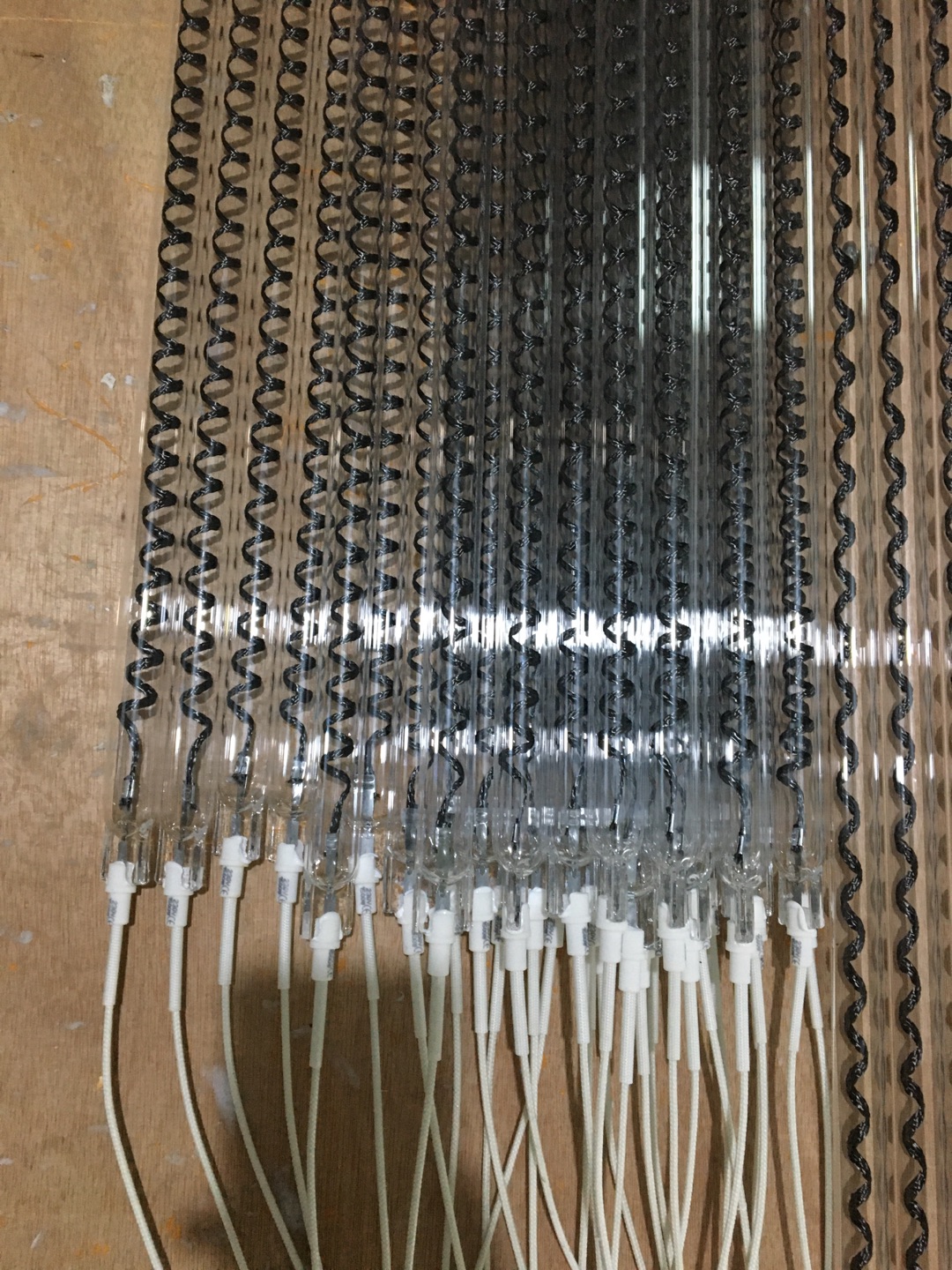 Lampă de încălzire din fibră de carbon 220V 1000W